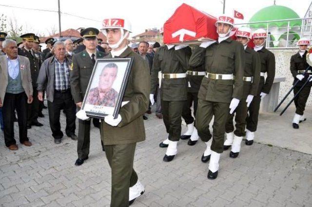 Kıbrıs Gazisi Askeri Törenle Toprağa Verildi