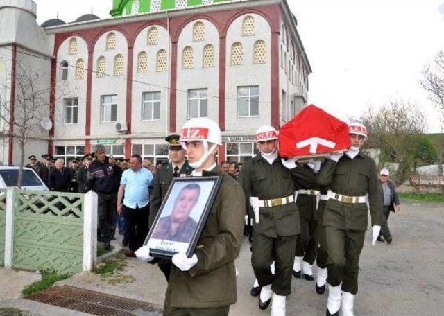 Kıbrıs Gazisi Askeri Törenle Toprağa Verildi