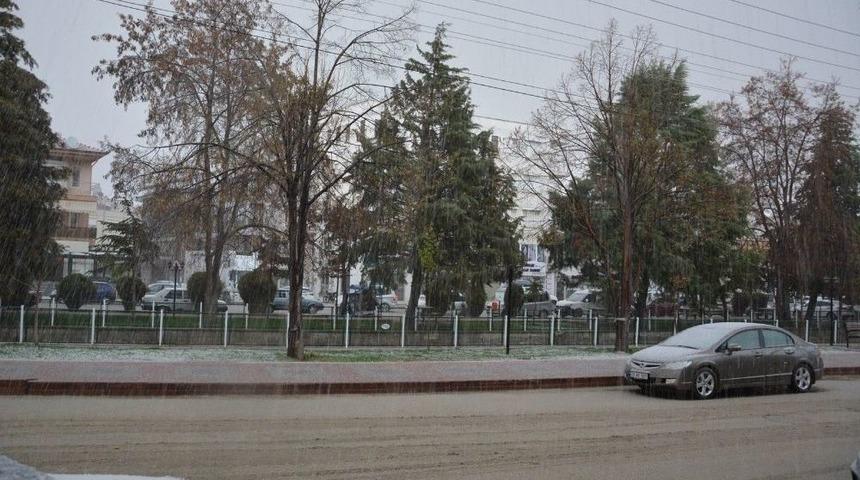 Korkuteli&rsquo;de Dolu S&uuml;rprizi