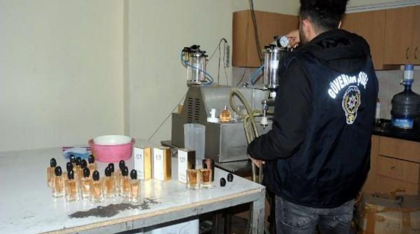 Başakşehir'de Sahte Parf&uuml;m Operasyonu