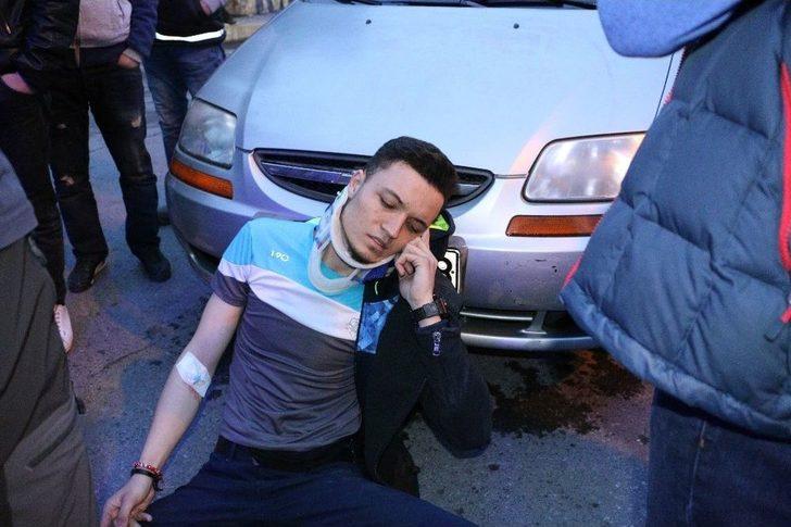 Motosiklet Otomobille Çarpıştı: 2 Yaralı G3