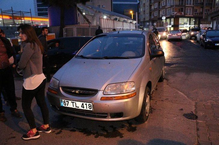 Motosiklet Otomobille Çarpıştı: 2 Yaralı G5