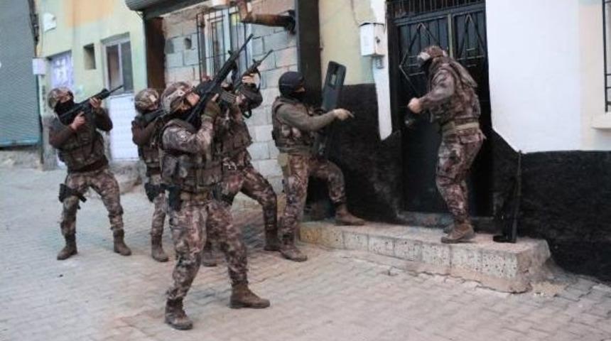 Gaziantep'te 200 Polisle Şafak Operasyonu