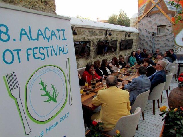 Ala&ccedil;atı&rsquo;nın B&uuml;y&uuml;l&uuml; Atmosferinde Festival Kokteyli 2