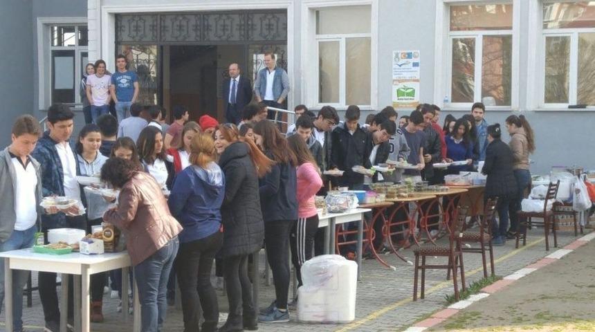 L&uuml;leburgaz&rsquo;da Okul Yararına Kermes