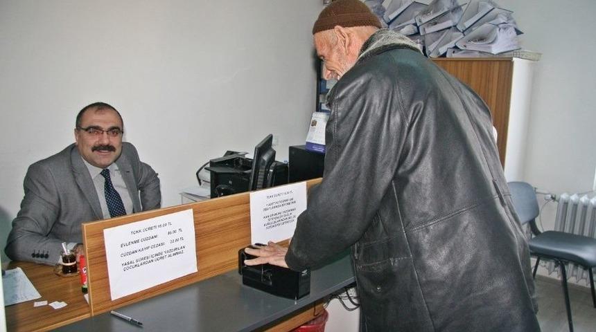 Sungurlu&rsquo;da &Ccedil;ipli Kimlik Kartına 3 Bin 937 Kişi Başvurdu