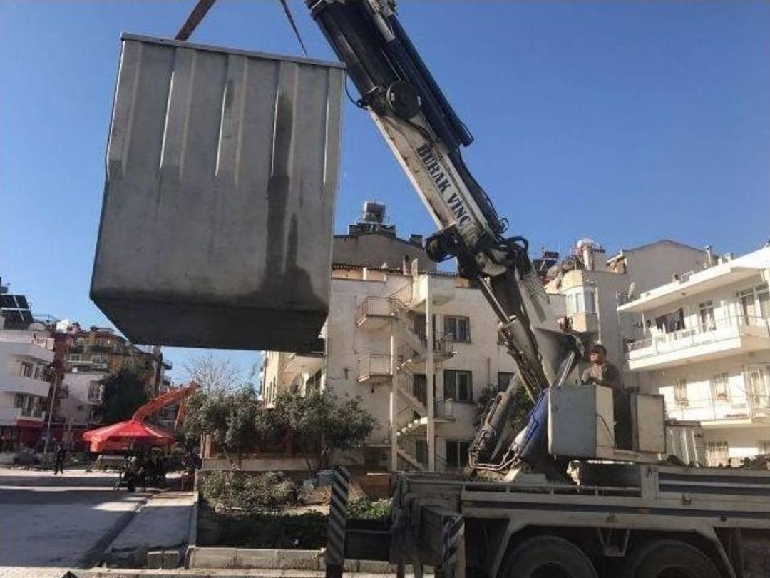 Kuşadası&rsquo;nda Yer Altı &Ccedil;&ouml;p Konteynerlerinin Sayısı Artıyor