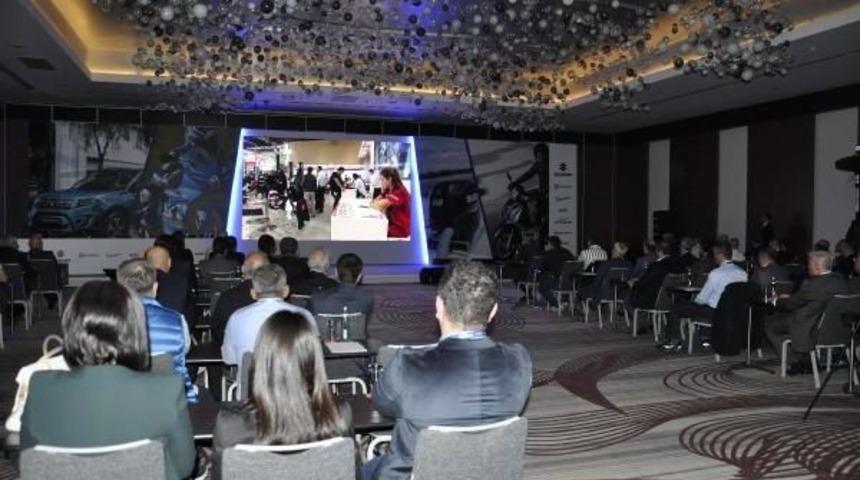 &Uuml;mit Karaarslan: "ekonomik G&ouml;stergelerde Gerileme Olsa Da 2017'de B&uuml;y&uuml;yeceğiz"