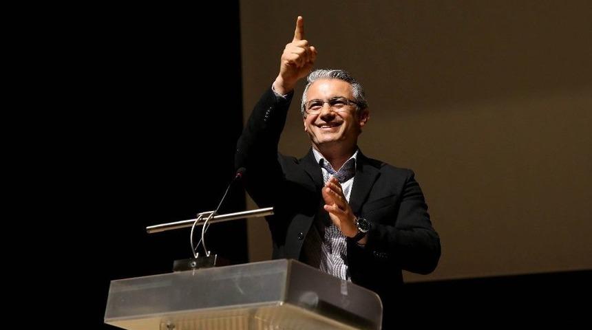 Akpınar İş&ccedil;ilerle Kucaklaştı