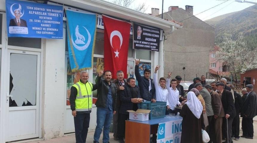 Merhum Alparslan T&uuml;rkeş İn&ouml;n&uuml;&rsquo;de De Anıldı