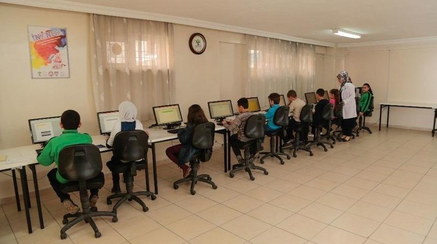 Şehitkamil&rsquo;de Bilgisayar Kursu &Ouml;ğrencileri Sertifikalarını Aldı