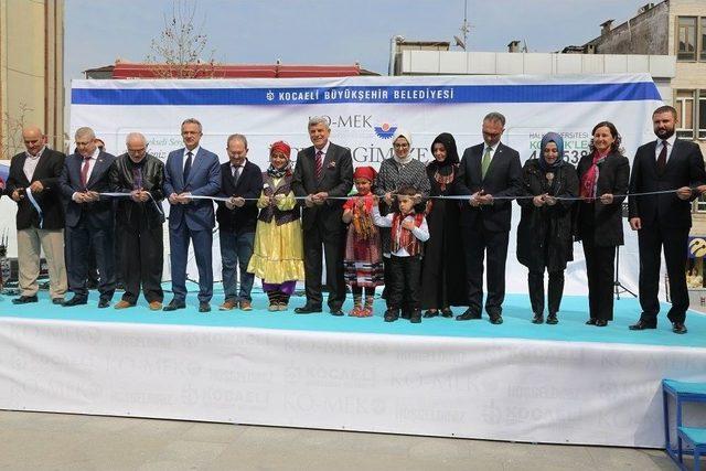 Tarihi Dokunuşlar Gebze Ko-mek Sergisinde