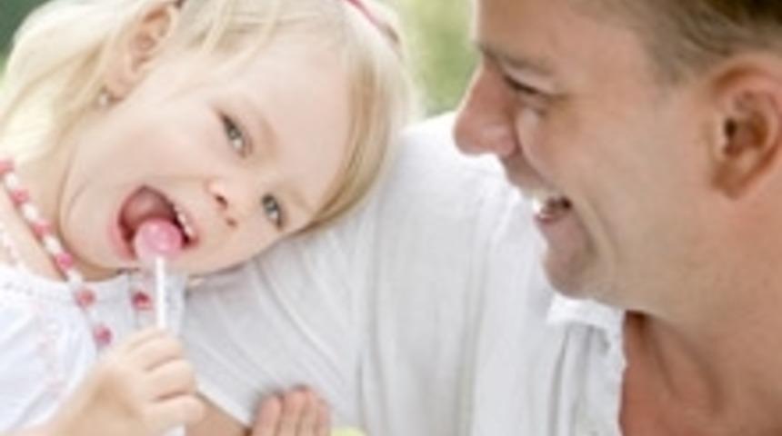 Babasını Seven Kız &Ouml;zg&uuml;venli