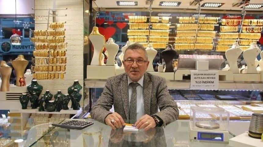 Cumhuriyet Altını İlk Defa Bin 20 Tl&rsquo;yi G&ouml;rd&uuml;