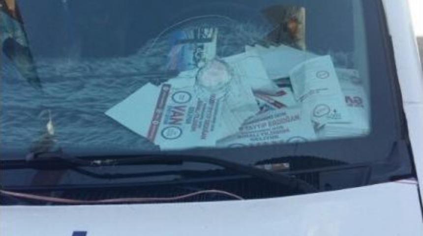 Ak Parti&rsquo;nin Se&ccedil;im Aracına Saldırı