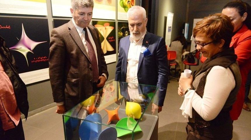 &ldquo;matematiğin G&ouml;z&uuml;nden&rdquo; Sergisi Nil&uuml;fer&rsquo;de