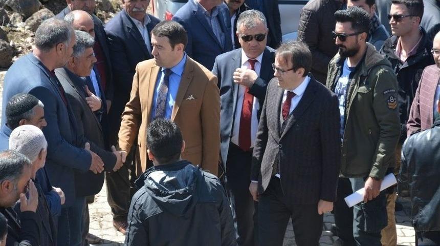 Ağrı Valisi Musa Işın, Doğansu K&ouml;y&uuml;n&uuml; Ziyaret Etti