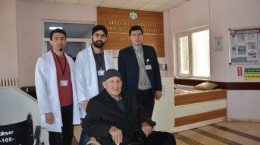 Sel&ccedil;uk Tıp&rsquo;ta Destek Masası G&ouml;n&uuml;ll&uuml;leri Projesi Hayata Ge&ccedil;ti