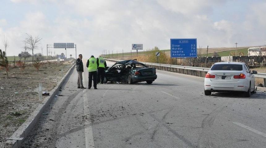 Afyonkarahisar&rsquo;da Trafik Kazası, Biri Ağır 2 Yaralı
