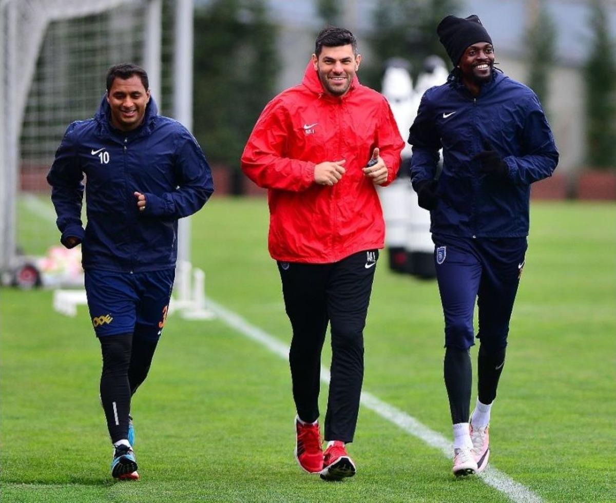 Medipol Başakşehir Hazırlıklarını S&uuml;rd&uuml;r&uuml;yor