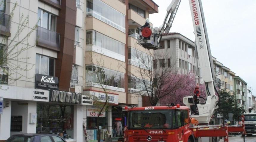 Engelli Memuru Kaldığı Evden İtfaiye Ekipleri Kurtardı