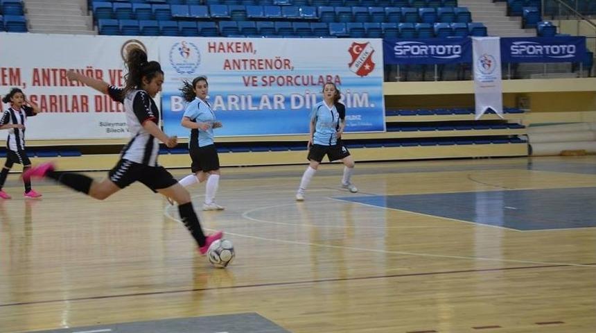 T&uuml;rkiye Şampiyonasına Okul Sporları Futsal Yarı Final M&uuml;sabakalarına Bilecik Ev Sahipliği Yaptı