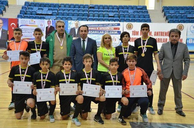 Türkiye Şampiyonasına Okul Sporları Futsal Yarı Final Müsabakalarına Bilecik Ev Sahipliği Yaptı