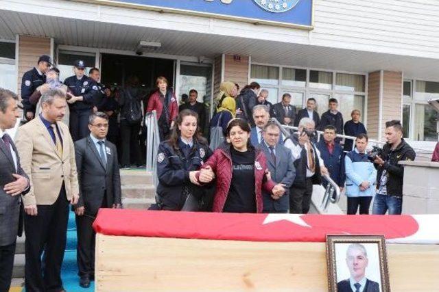 Polis Memuru Görevi Başında Kalp Krizinden Hayatını Kaybetti