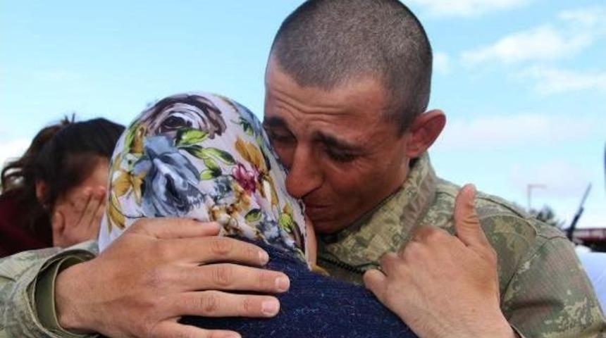 Acemi Erlerin Yemin T&ouml;reninde Duygulu Anlar