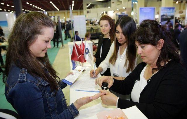 Büyükşehir’in Sağlık Standı Büyük İlgi Gördü