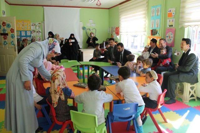 Araç’ta Kuran Kursunu Giden Çocuklar İçin Pasta Kesildi