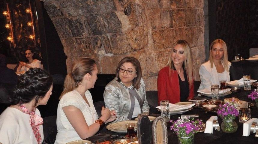 Şahin Gagiad Kadınlar Kuruluyla Bir Araya Geldi