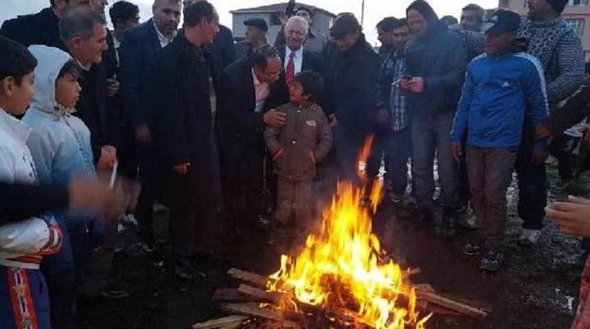 Chp'nin Roman K&ouml;kenli Milletvekili &Ouml;zcan Pur&ccedil;u'dan Renkli Referandum Turu&nbsp;