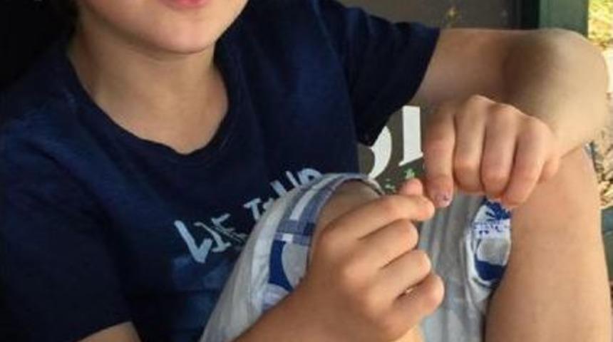 Helyumdan &Ouml;len Muhammet Gazı Sesini Inceltmek I&ccedil;in &Ccedil;ekmiş