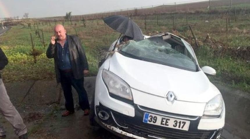 Yaralı, Yağmurdan Şemsiye Ile Korundu