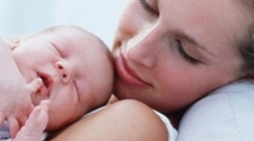 Bebek Cildine Hassas Dokunuş