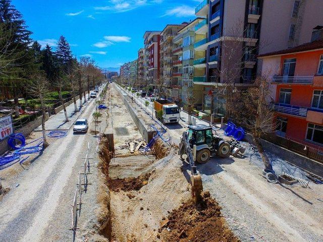 Kanalboyunda Üstyapı Çalışmaları Devam Ediyor