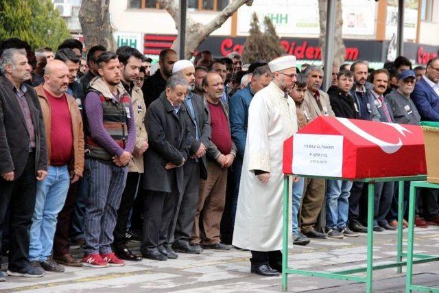 Kalp Krizi Ge&ccedil;iren Uzman &Ccedil;avuş Hayatını Kaybetti 1