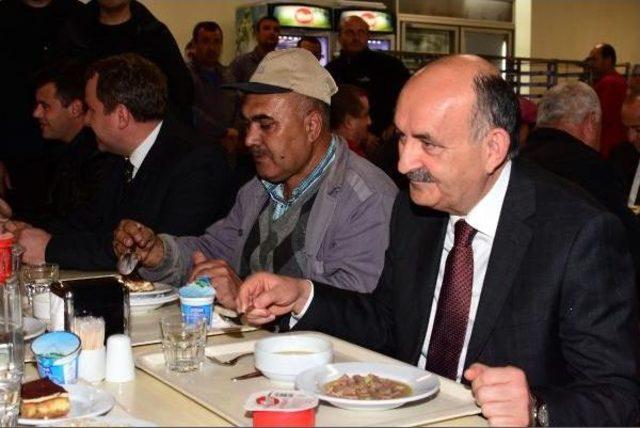 Bakan M&uuml;ezzinoğlu: T&uuml;rkiye nin En B&uuml;y&uuml;k Ihtiyacı G&uuml;ven Ve Istikrar 2