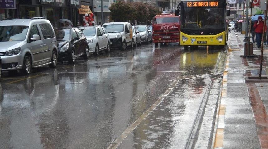 Balıkesir&rsquo;de Sağanak Yağış