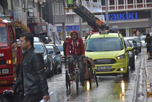 Balıkesir’de Sağanak Yağış