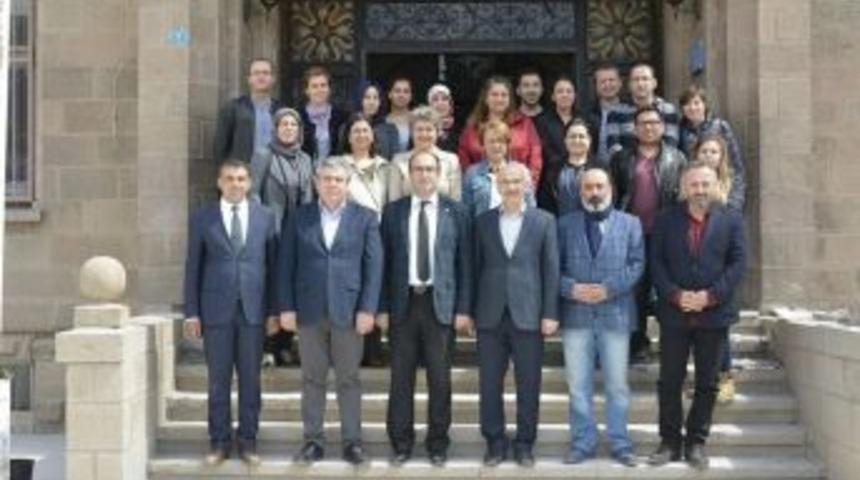 Sandıklı&rsquo;da Koruma Altına Alınan Eski Binaların &Acirc;kibeti Belli Oluyor