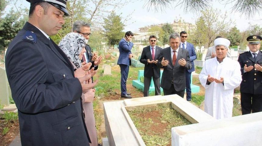 Emniyet M&uuml;d&uuml;r&uuml; Aslan&rsquo;dan Şehit Mezarlarına Ziyaret