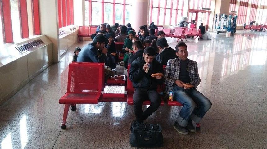 Gaziantep Otogarında 22 Ka&ccedil;ak G&ouml;&ccedil;men Yakalandı