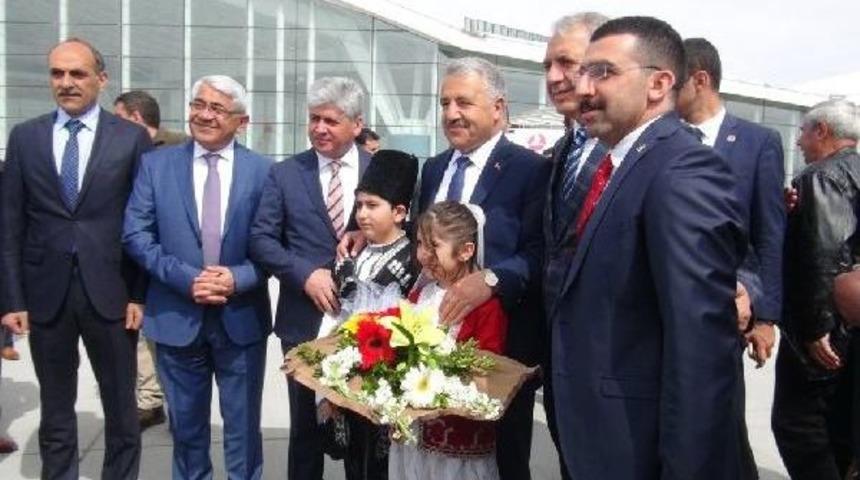 Bakan Arslan, Kars'ta Lojistik Merkezi&rsquo;Nin Temelini Attı