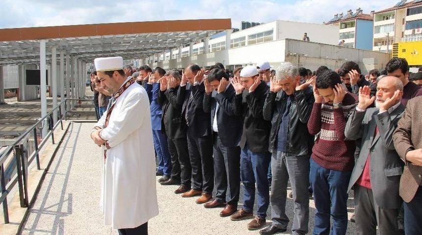 Suriye&rsquo;de Hayatını Kaybedenler İ&ccedil;in Gıyabi Cenaze Namazı Kılındı