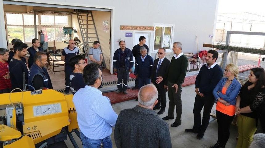 Başkan Tarhan, Sabah Mesaisinde Belediye İş&ccedil;ileriyle Buluştu