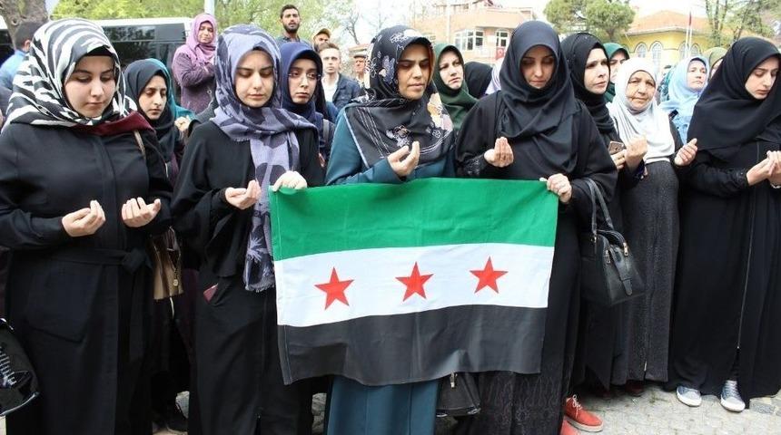 İhh İnsani Yardım Vakfı, İdlib Saldırısını Protesto Etti