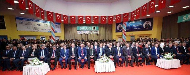 Başkan Karaosmanoğlu, Koif&rsquo;17 Stantlarını Gezdi 1