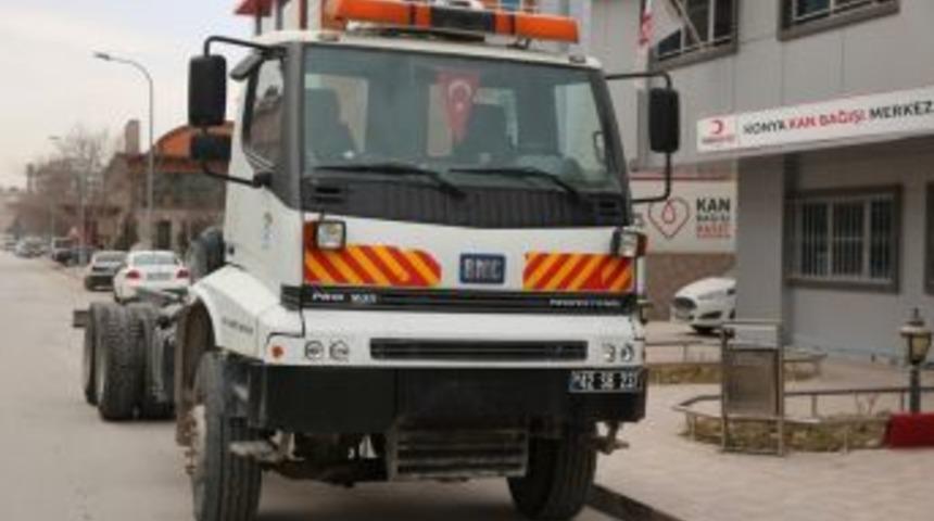 Sel&ccedil;uklu&rsquo;dan Kızılay&rsquo;a Mobil Kan Bağış Aracı Desteği